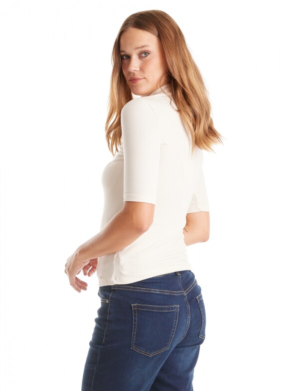 Remera Mock Neck BEIGE CLARO