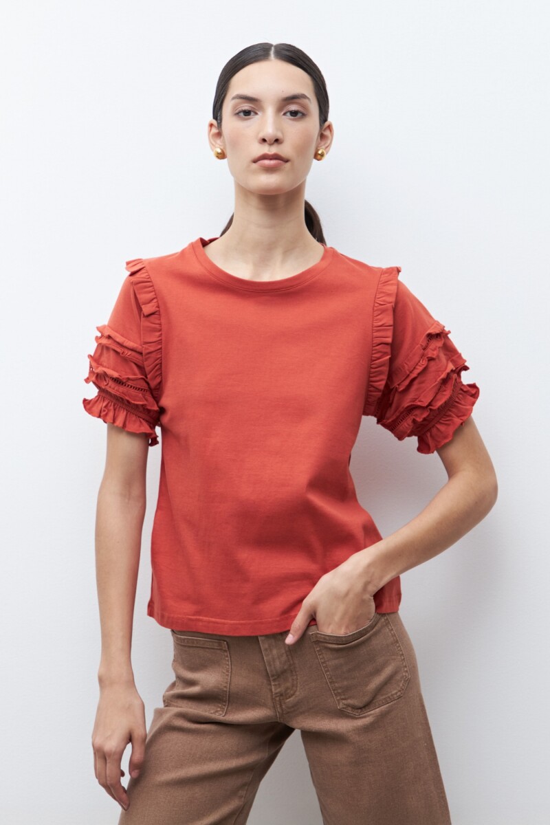 Remera mangas abullonadas lacre