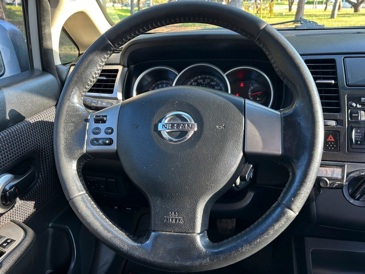 Nissan Tiida 1.8 EXCELENTE ESTADO! | Permuta / Financia Nissan Tiida 1.8 EXCELENTE ESTADO! | Permuta / Financia