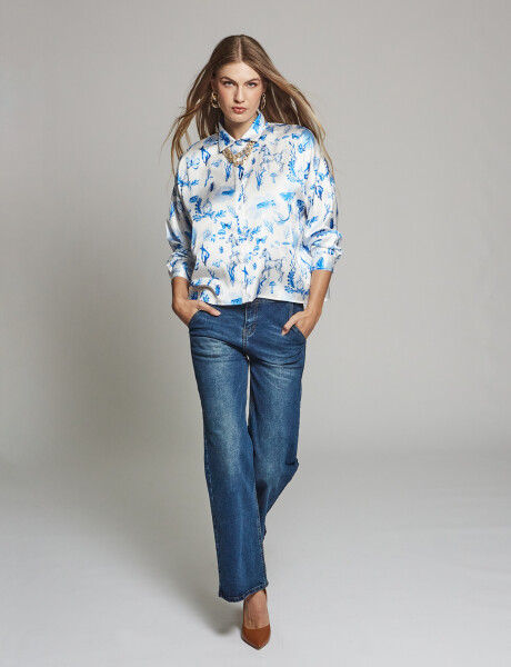 Camisa boxy estampada celeste