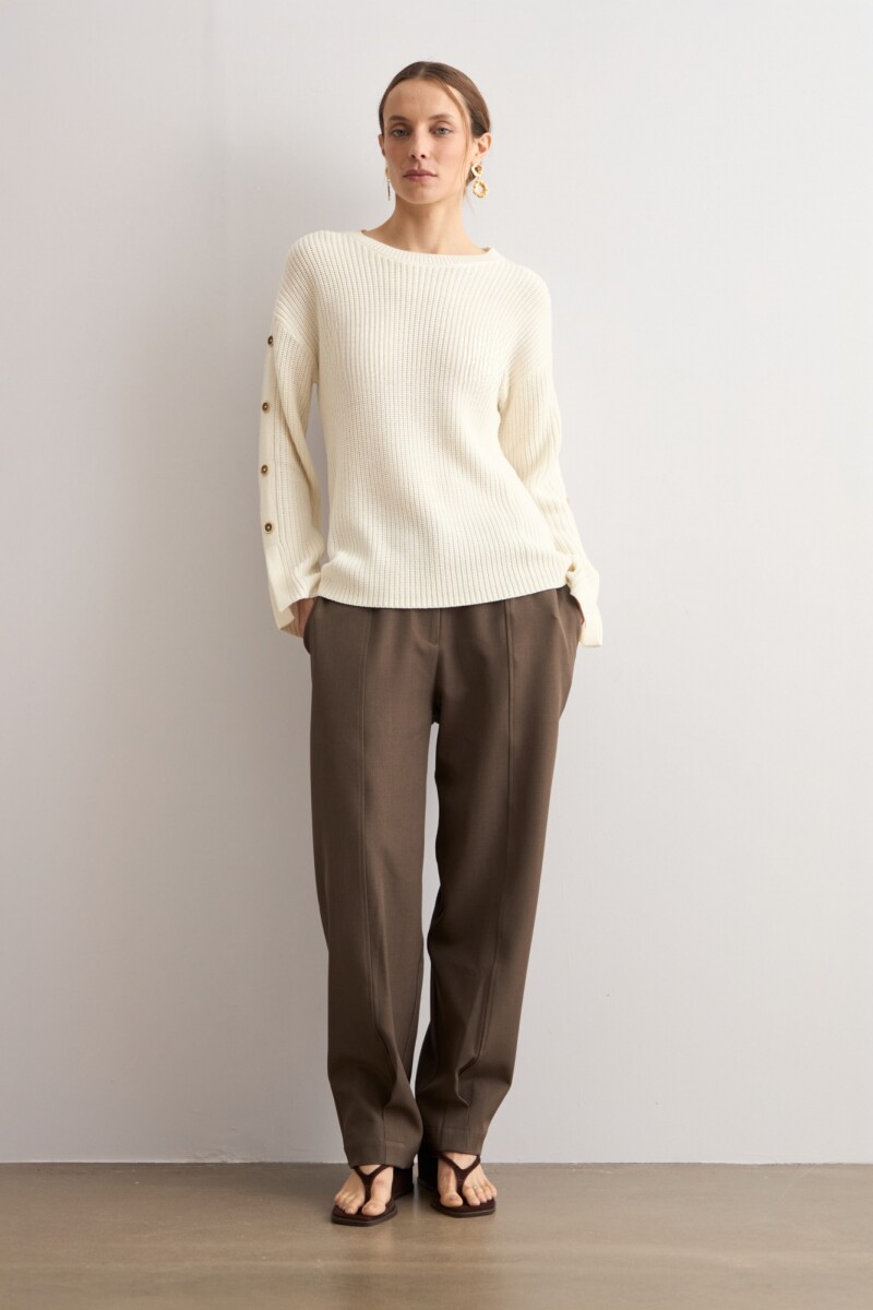 Sweater con botones crudo