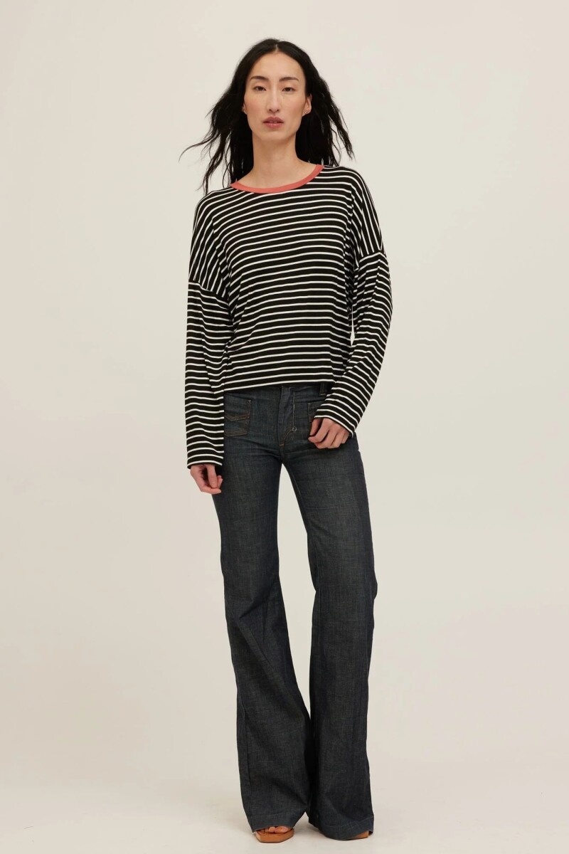 REMERA CAPTAIN Negro