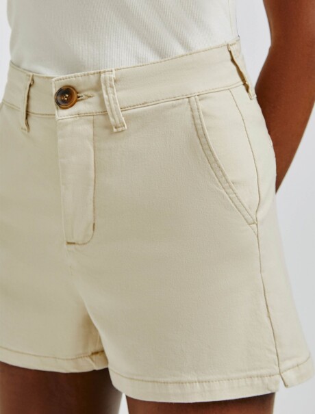 SHORT BÁSICO MODELO CHINO BEIGE