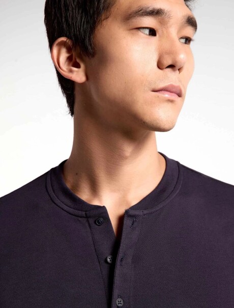 CAMISETA DE CUELLO CON TEXTURA AZUL