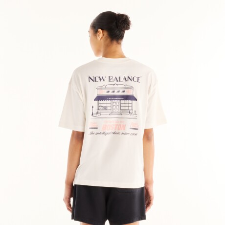 Remera New Balance de Dama -Grab a Bite Boston- WT6272WASST WHITE