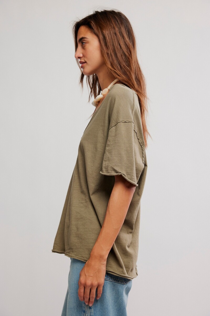 REMERA NINA V Oliva Pol