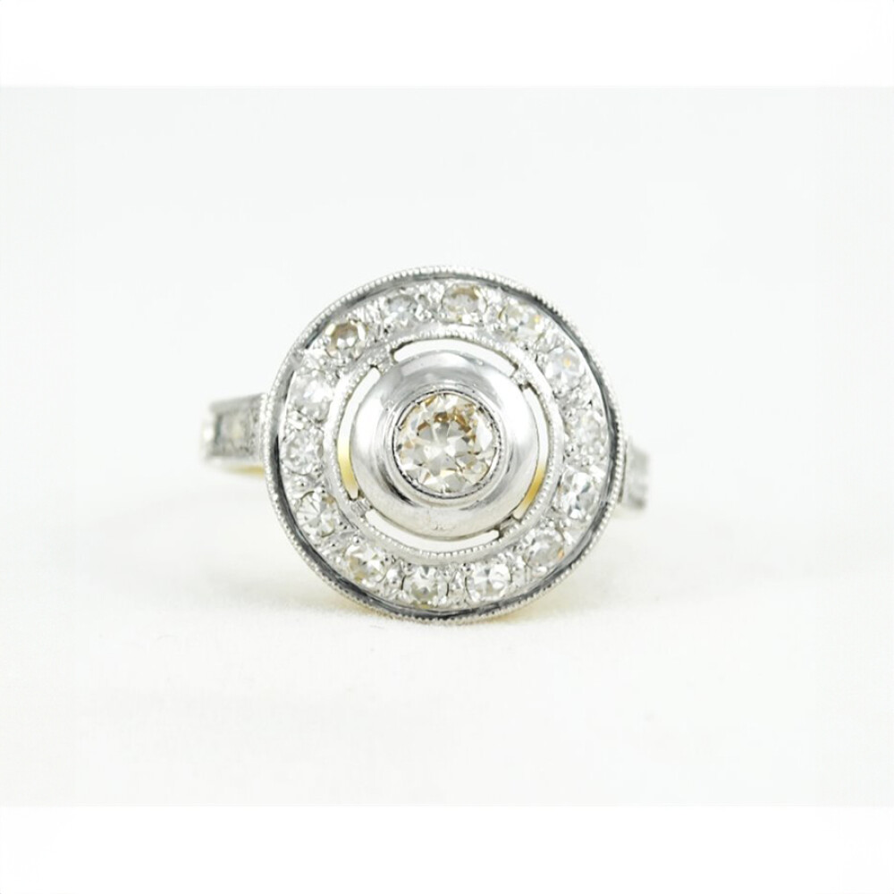 Anillo Oro 18K, platino y brillantes Anillo Oro 18K, platino y brillantes