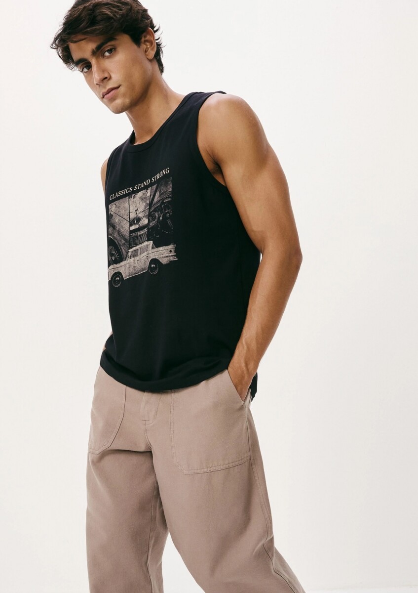 MUSCULOSA BÁSICA CON ESTAMPA - NEGRO 