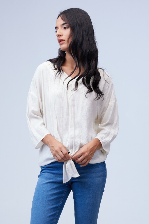Blusa Escote V Bordado CRUDO