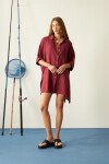 Camisas con botones de carey bordo