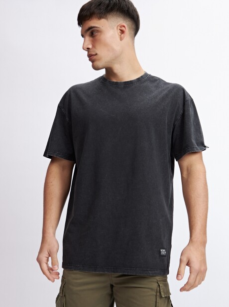 REMERA LEO NEGRO