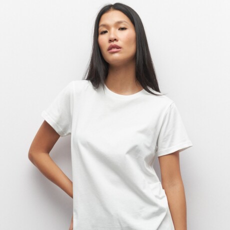 REMERA MONTAGUE Blanco