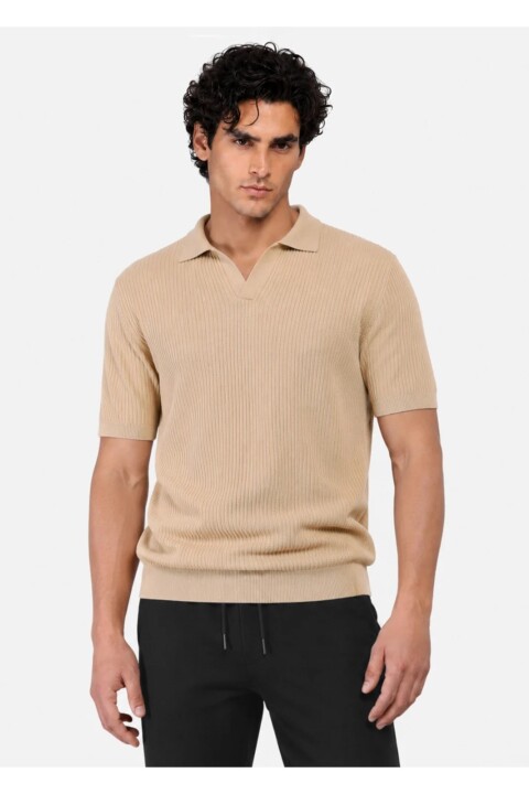 Remera Arrow Tejida con Cuelllo BEIGE