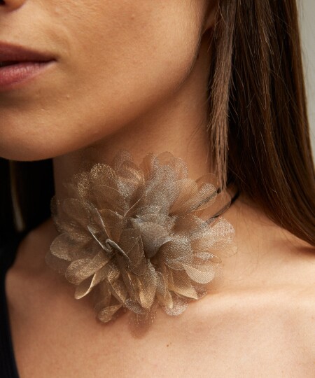 CHOKER FLEUR TUL XL TAUPE