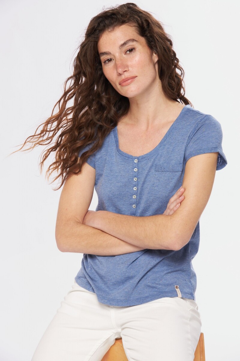 REMERA CON BOTONES - Piedra 