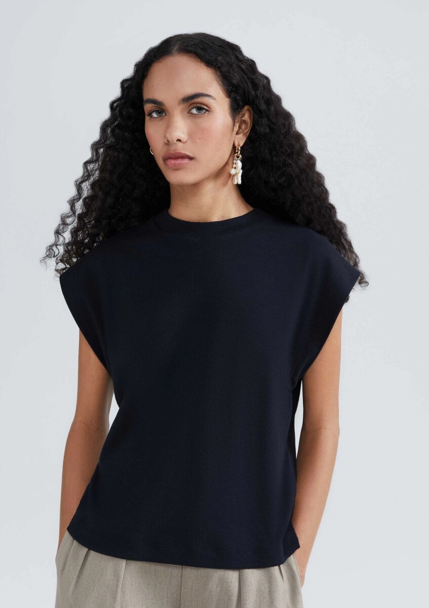 BLUSA BÁSICA - NEGRO 