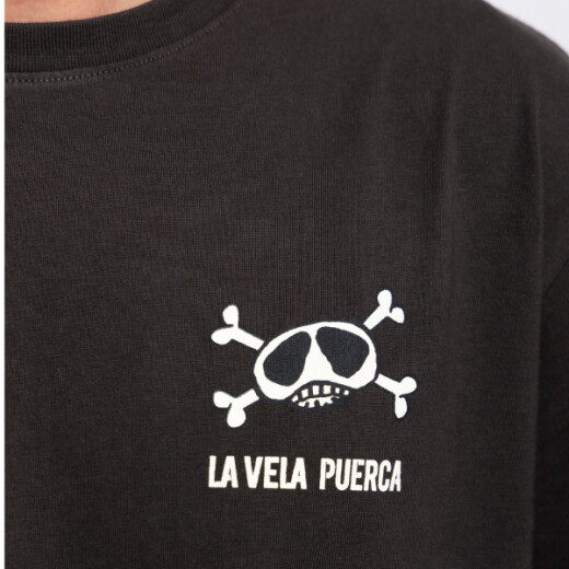 Remera La isla x La Vela - Calavera Remera La isla x La Vela - Calavera