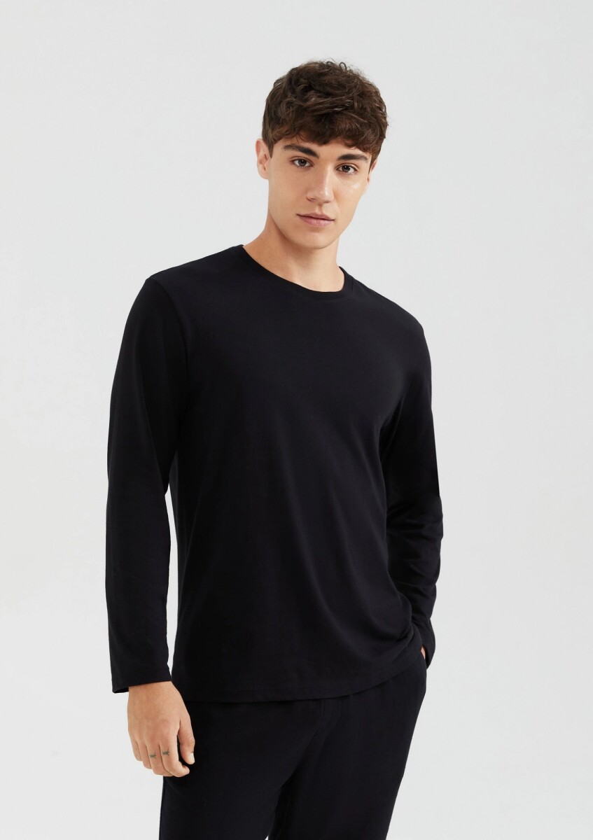 CAMISETA BÁSICA MANGA LARGA - NEGRO 