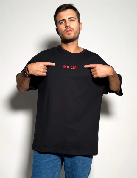 Remera oversize con estampas Efrain Negro