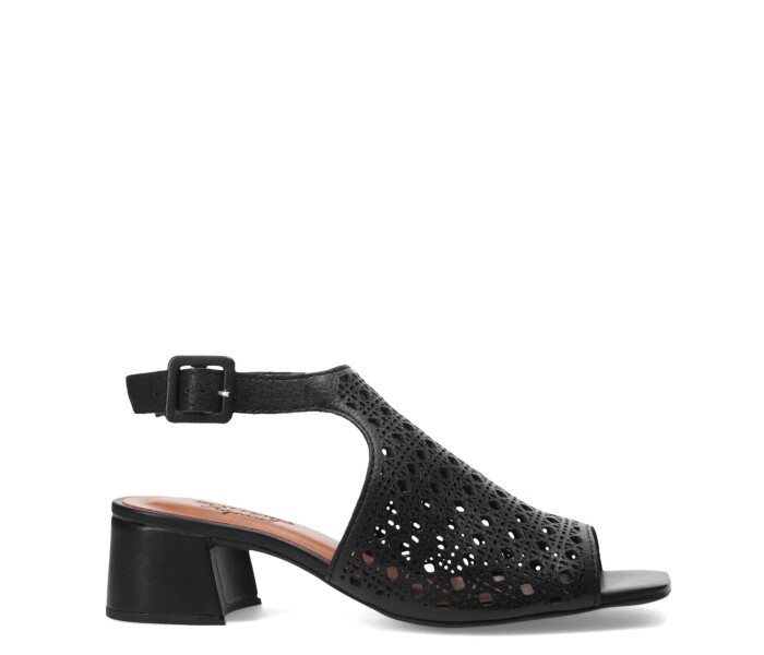 Sandalia calada con pulsera Preto
