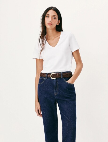 CAMISETA BÁSICA MANGA CORTA CUELLO EN V BLANCO