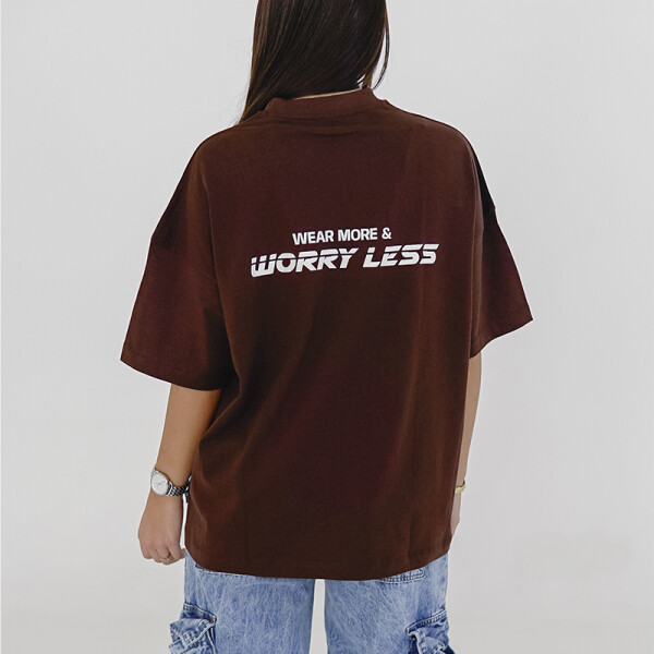 Remera Pulau Pire Marrón