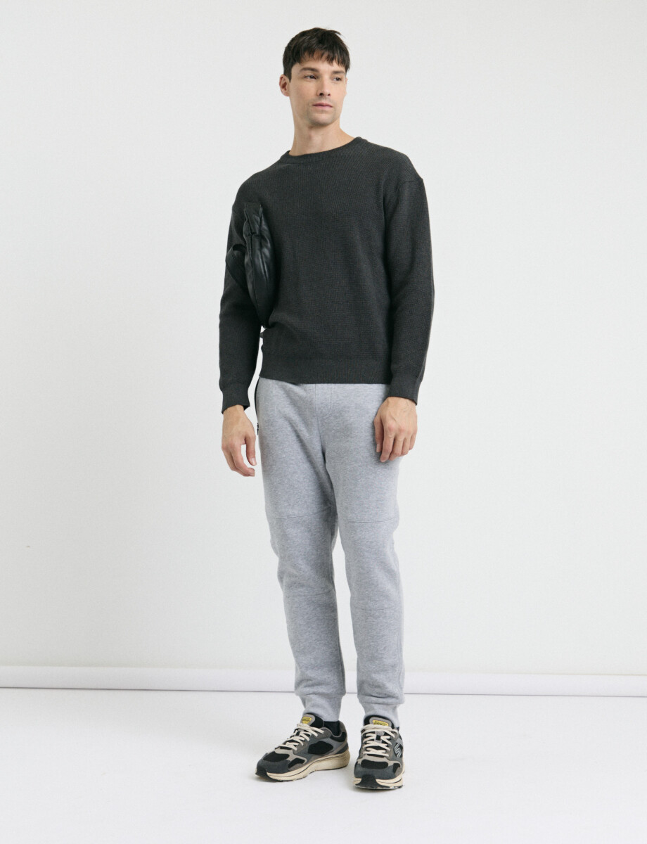 470585 SWEATER FERAUD Negro