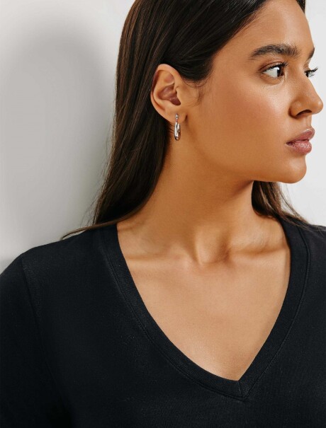 CAMISETA BÁSICA CUELLO EN V NEGRO