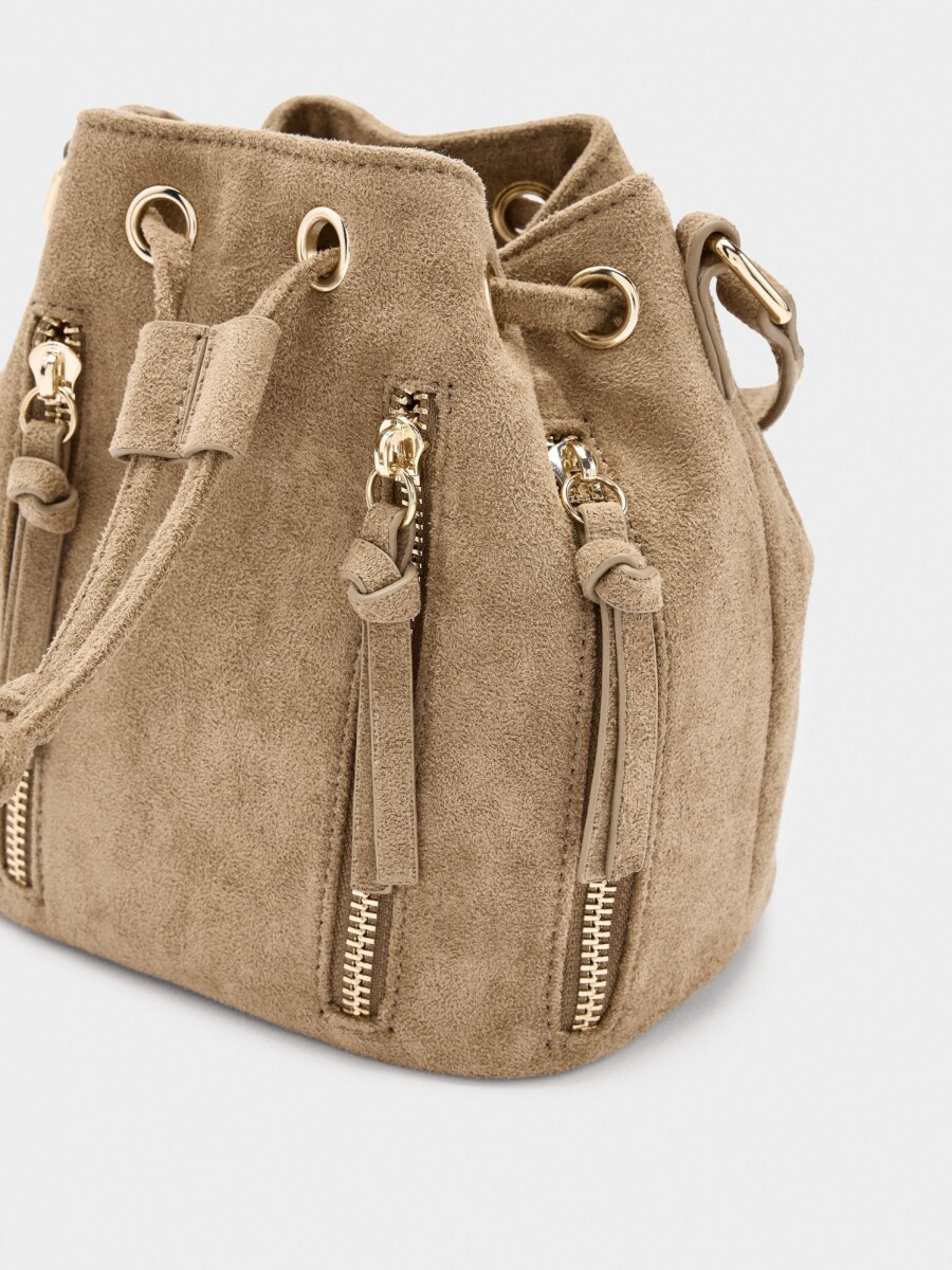 Bolso Bombonera Con Textura Y Cremalleras taupe