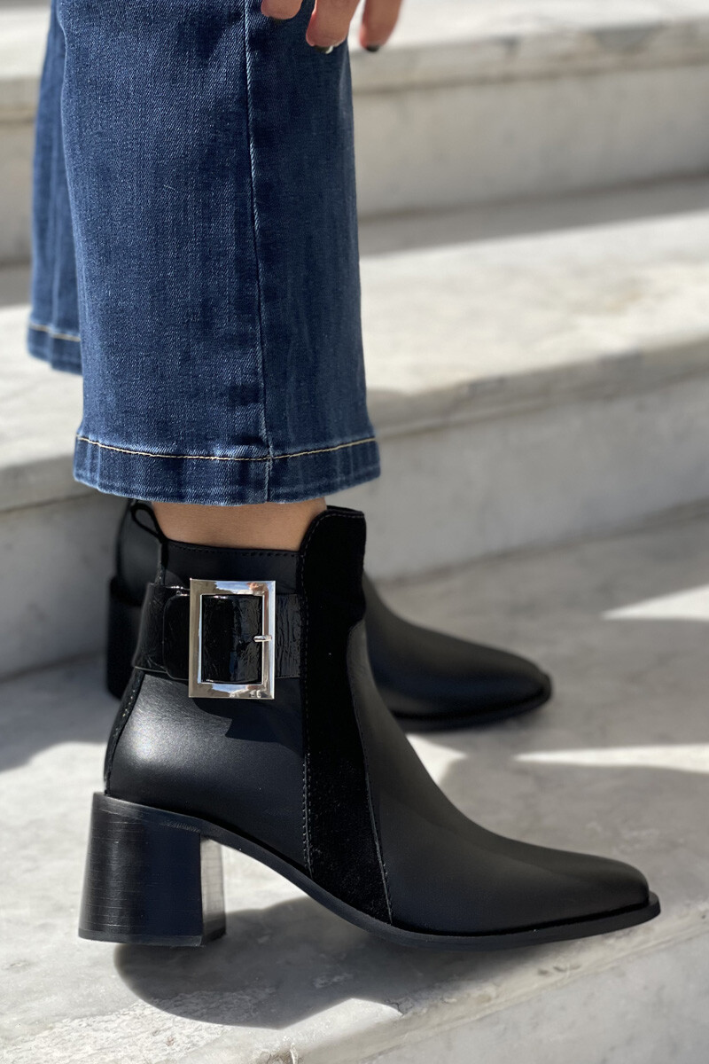 Bota ela Negro