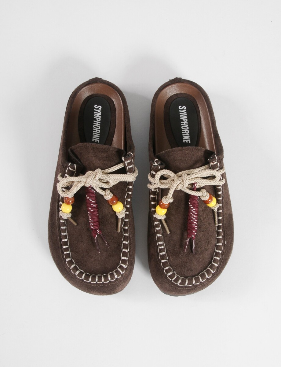 Mocasines con mostacillas - marrón 
