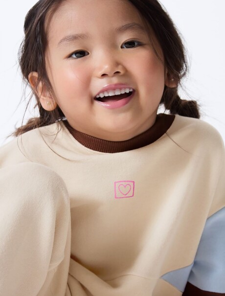 CONJUNTO INFANTIL CON ESTAMPA BEIGE