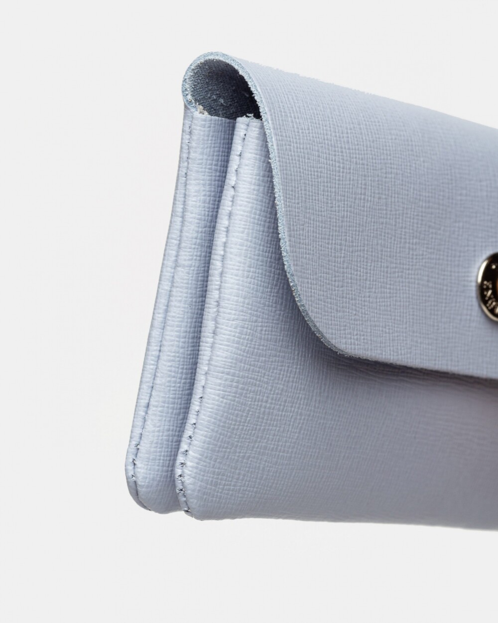 Tarjetero Santina en cuero grabado saffiano Celeste