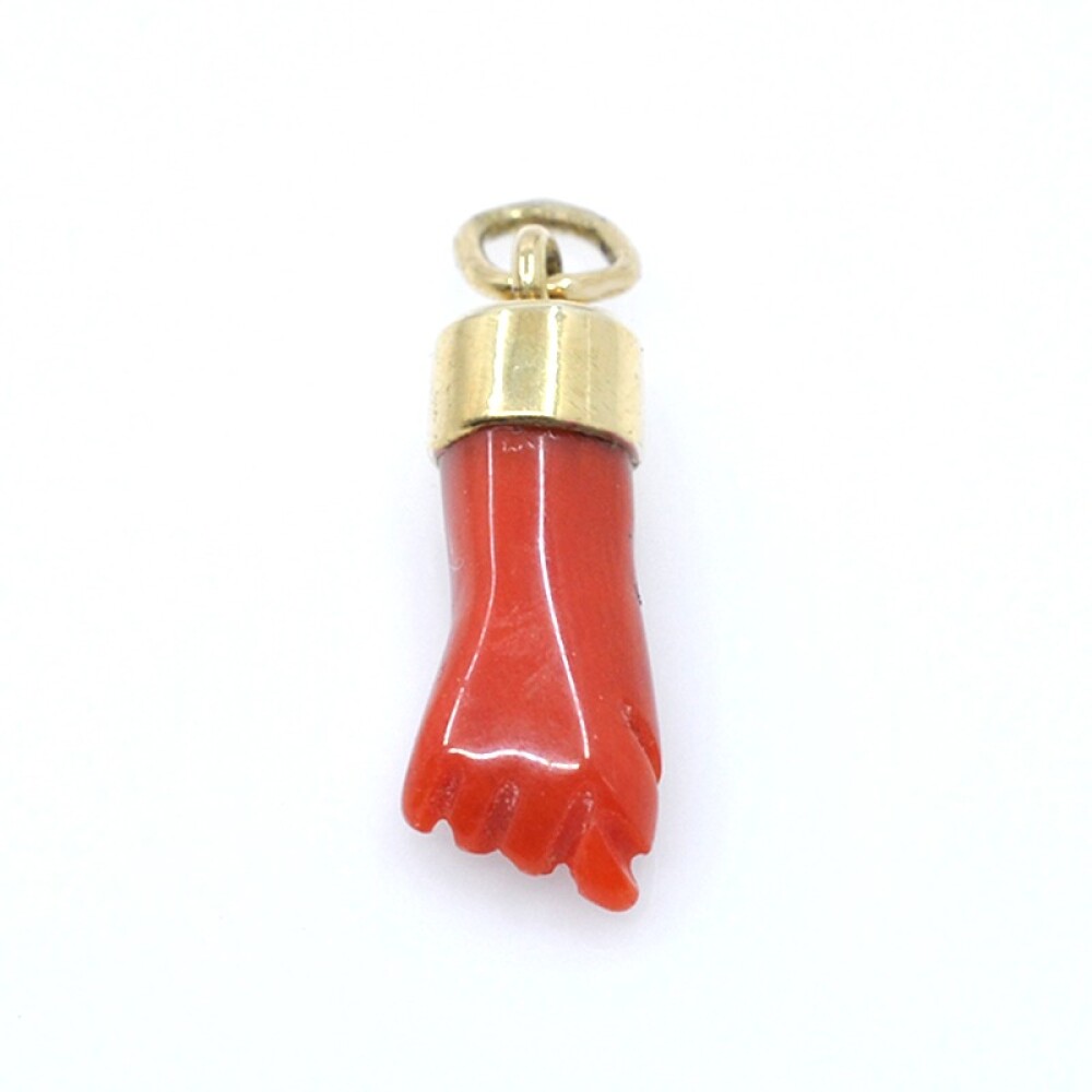 Dije manito de coral y oro 18k Dije manito de coral y oro 18k