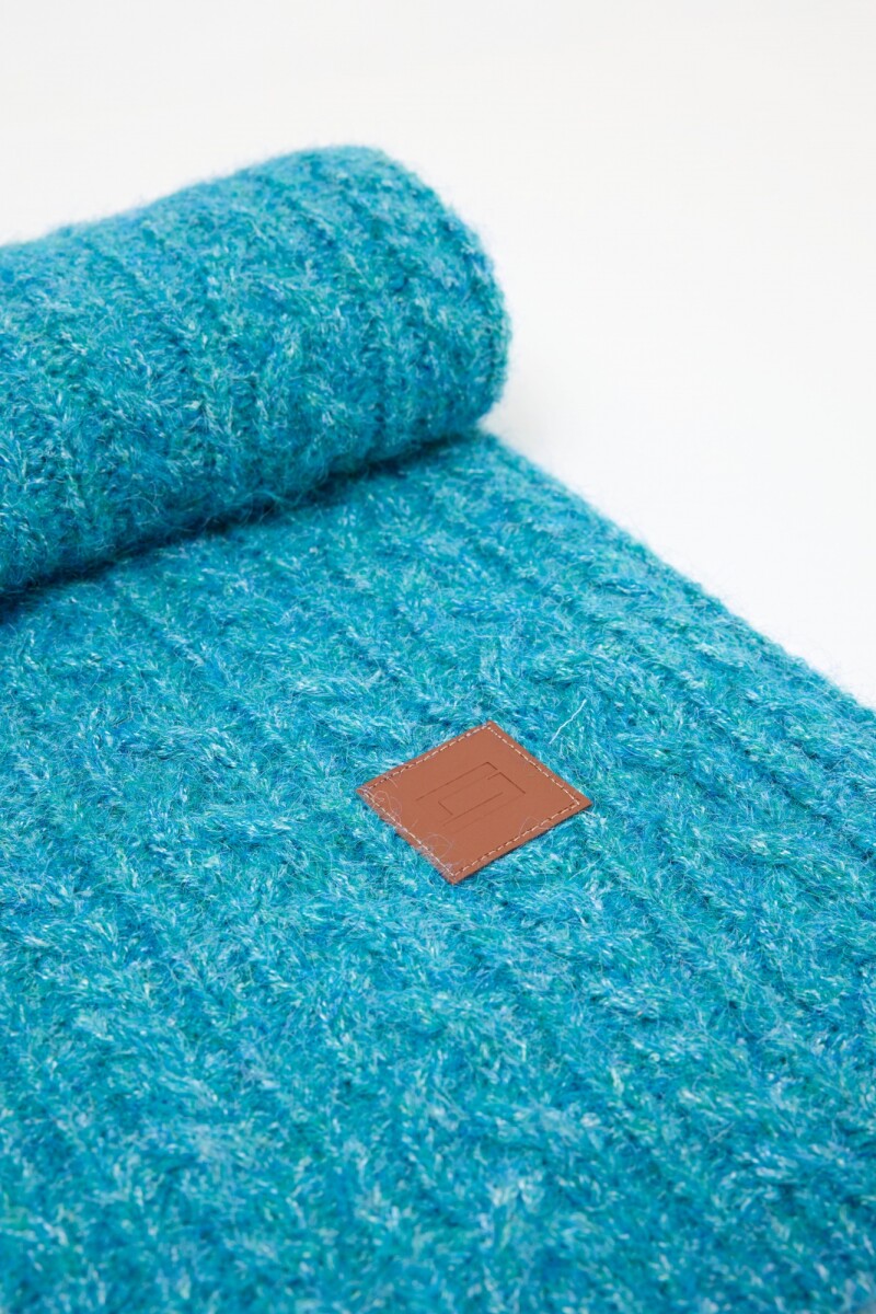 Bufanda tejida verde petroleo