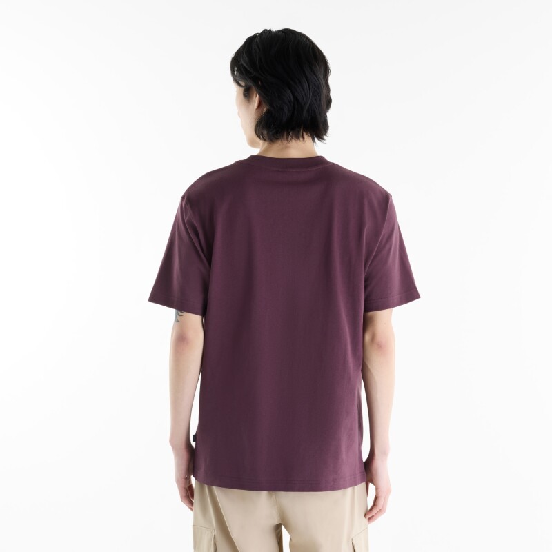 Remera New Balance de Hombre - Varsity - MT62M4ZXYLR BORDEAUX