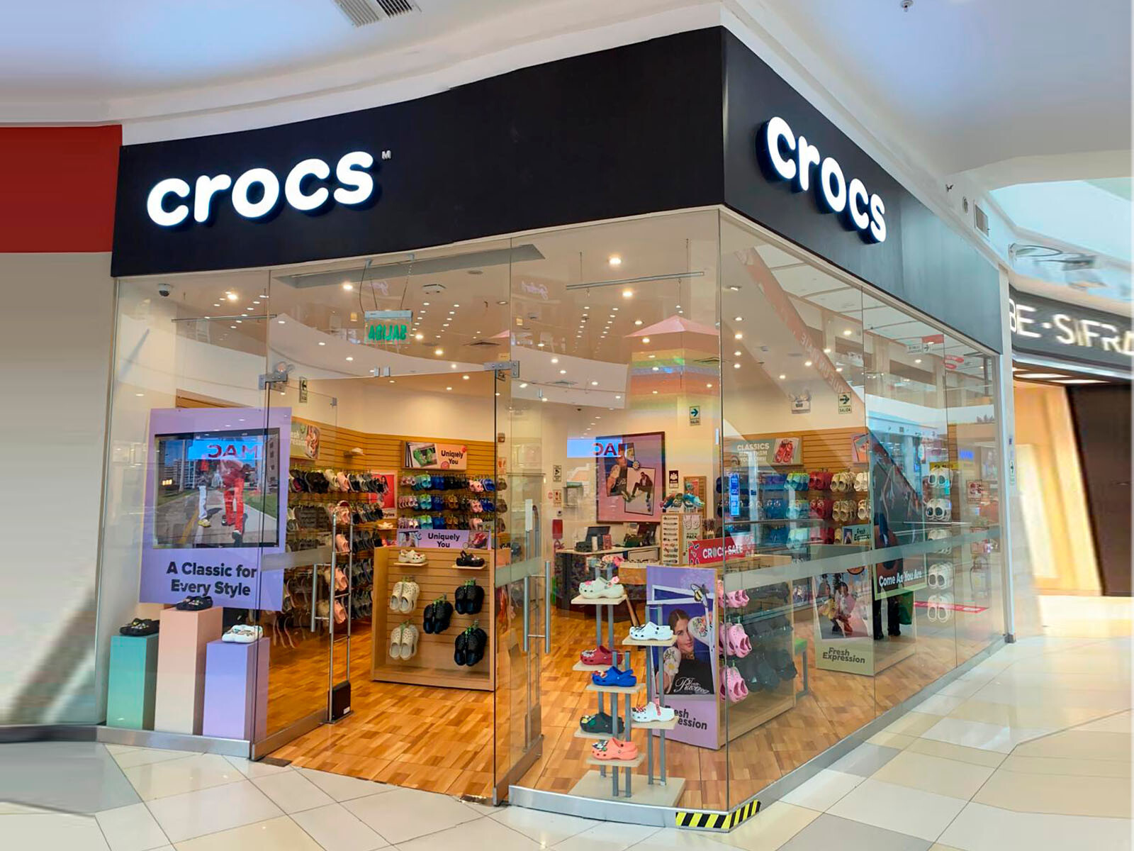 Crocs - Mallplaza Bellavista