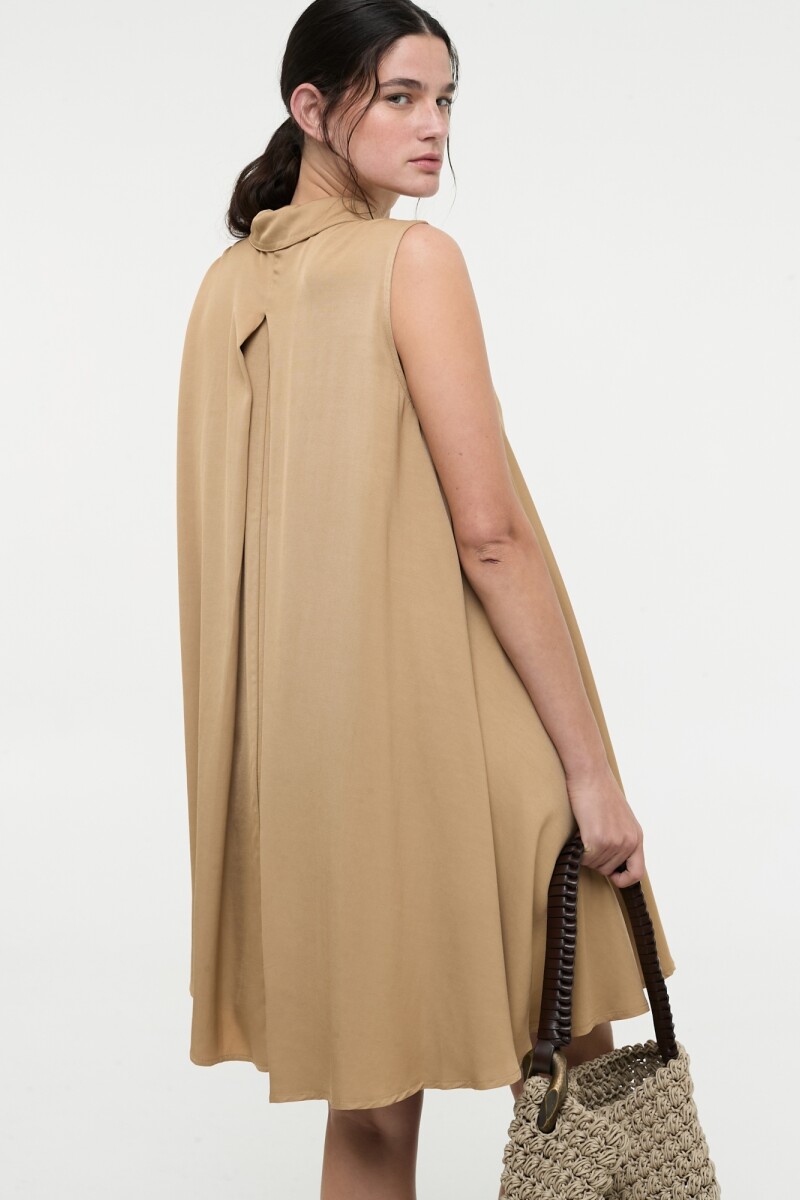 VESTIDO CORTO CON CUELLO Camel