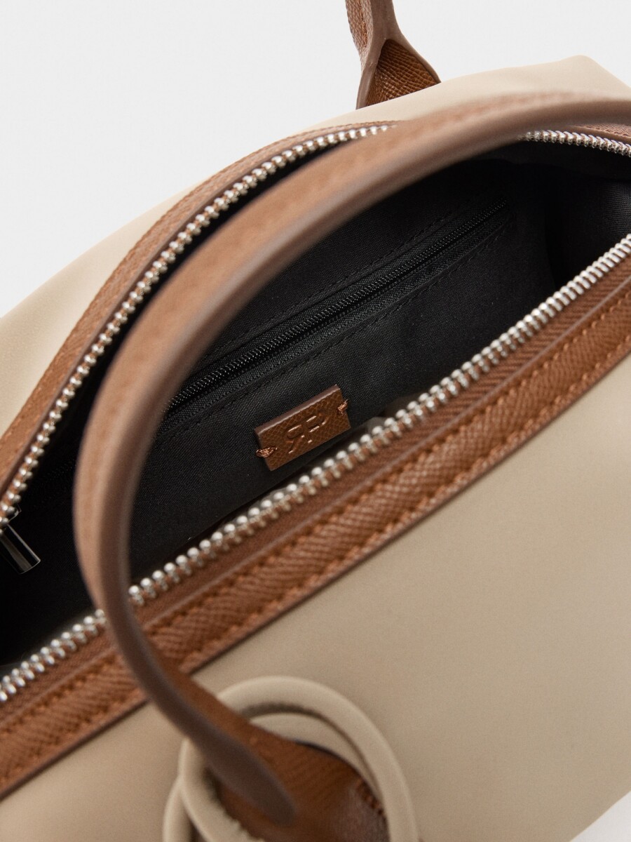 Bolso Tote Textura Suave Con Colgante camel
