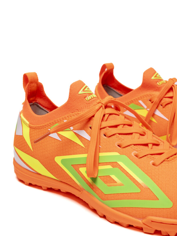 CALZADO HIT TF Umbro Hombre 8l3