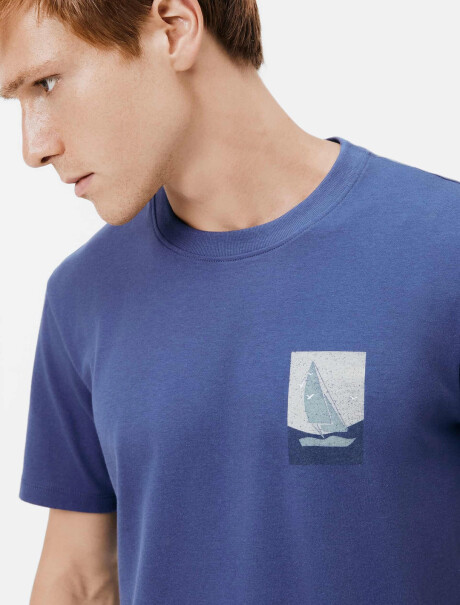 CAMISETA CON ESTAMPA MODELO REGULAR AZUL