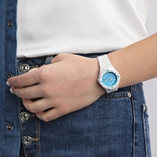 Reloj CASIO LRW200H-2CVDF Resina Blanco Esfera 34mm 0