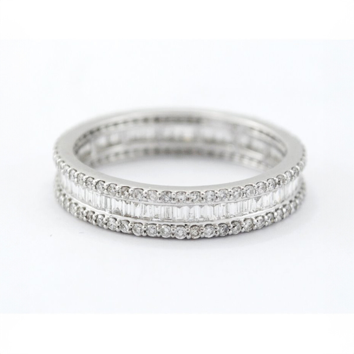 Anillo Sin Fin Oro Blanco 18K Y Brillantes 