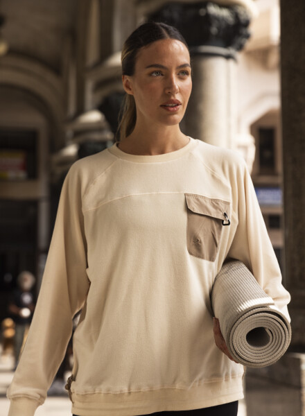 New sweater polar with pocket Beige