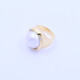 Anillo oro 18k con madre perla y brillantes. Anillo oro 18k con madre perla y brillantes.