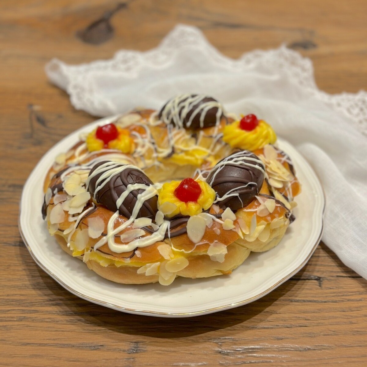 Rosca de Pascua Rellena de Crème Brûlée 