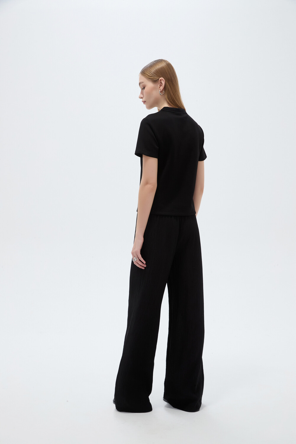 Remera Poit Negro