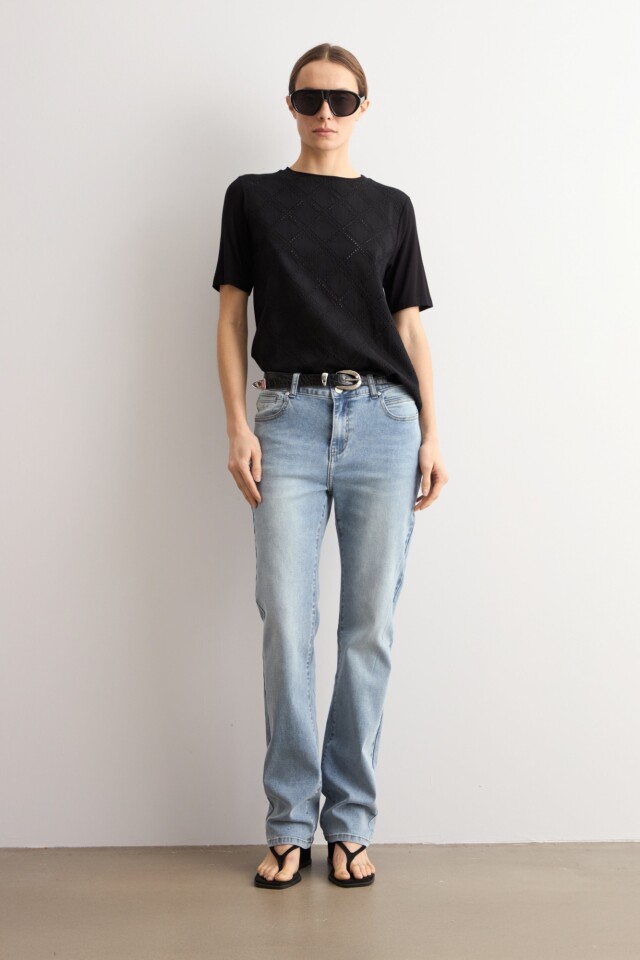 Remera frente broderie negro