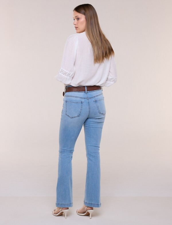 Jean Bootcut Con Cinto JEAN CLARO