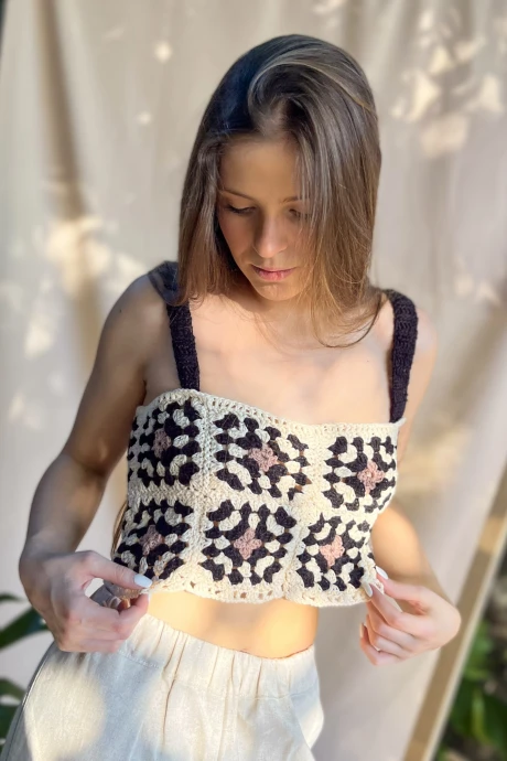 Top Crochet Crudo y negro